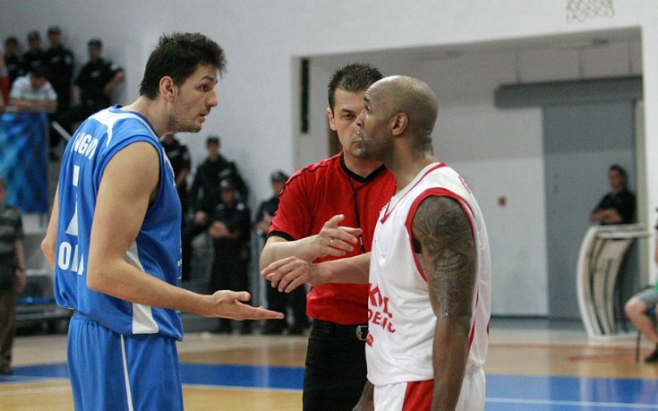 Силен старт на финалите, Лукойл поведе на Левски