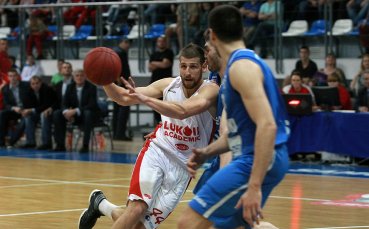 Удар за Лукойл Академик, Чавдар Костов е аут от финала