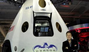 „Дрегън Ви 2“ и Ийлон Мъск