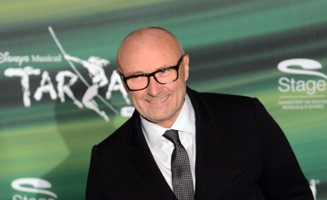 Фил Колинс пя пред съучениците на децата си