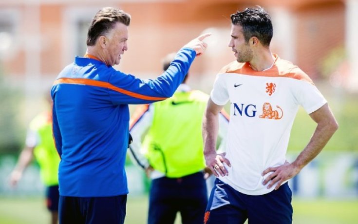 Ван Перси: Готов съм да вървя по огън за Ван Гаал