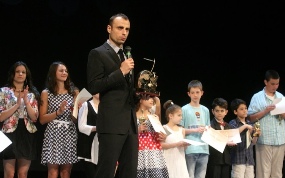 Бербатов: Притеснявам се повече от децата