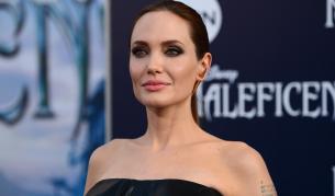 Анджелина Джоли