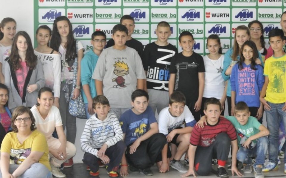24 деца първи направиха тур отблизо на стадиона на Берое