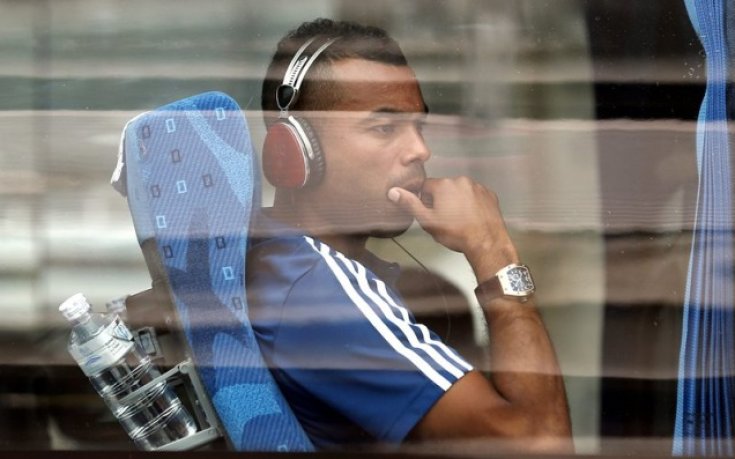 Полицията разпитва Ашли Коул за нападение срещу жена