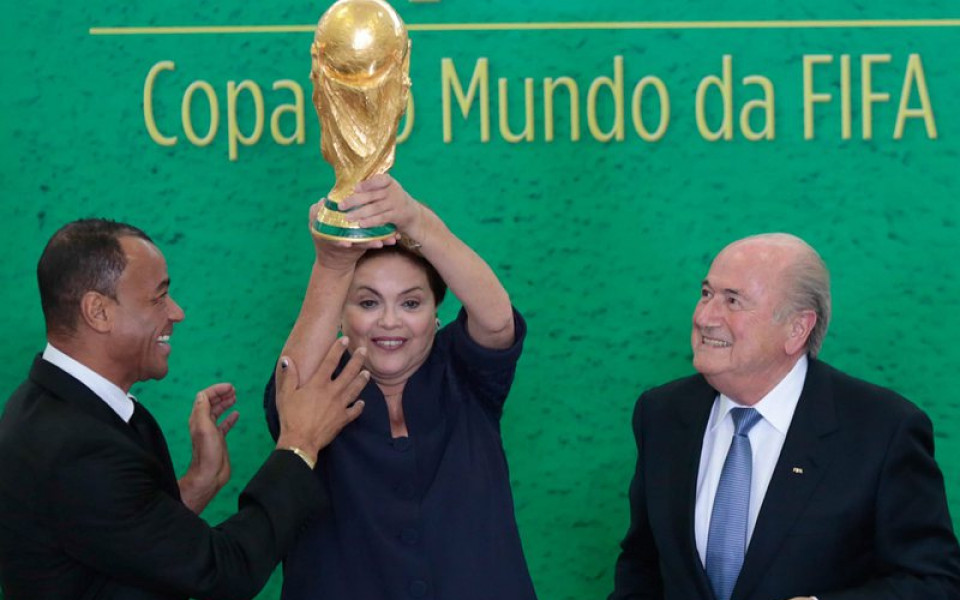 Дилма Русеф ще връчи купата на новия световен шампион