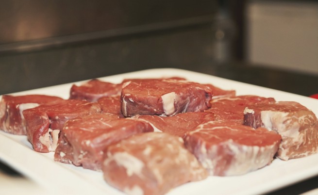 Червеното месо може да е свързано с рака на гърдата