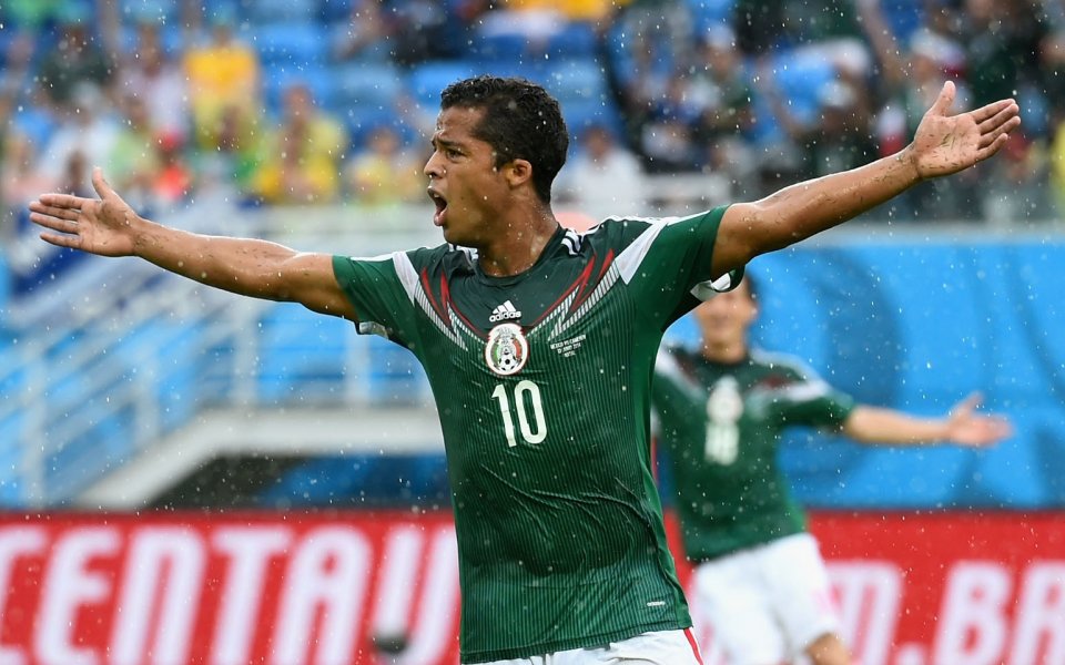Джовани дос Сантос е играч на мача Мексико-Камерун