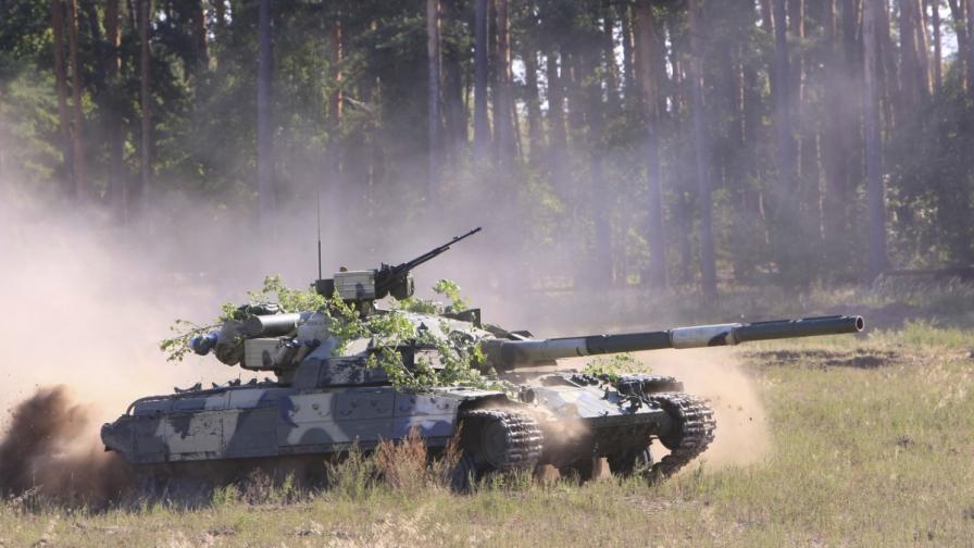 Снимки пораждат съмнения за руски танкове в Украйна