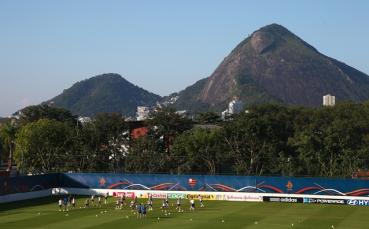 Идеалната ваканция са 10 снимки, 6 актуализации и 4 туита