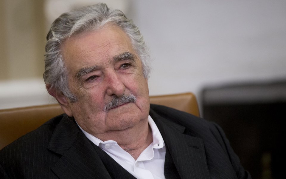 Президентът на Уругвай: ФИФА е банда  кучи синове