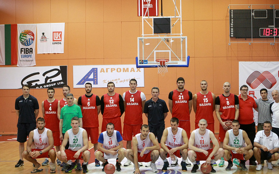 Баскетболистите посрещат Черна гора
