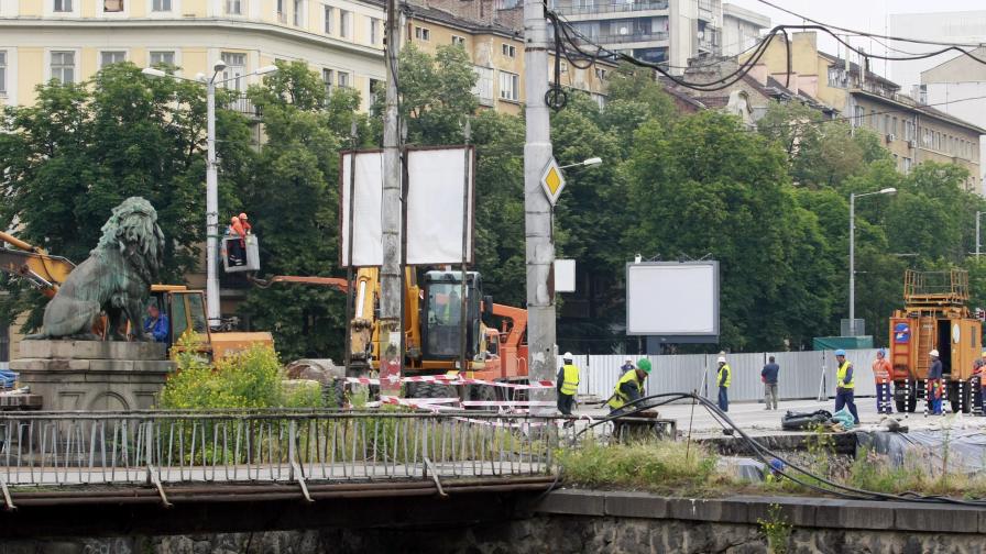 Неправителствени организации настояват ДАНС да спре ремонта на Лъвов мост
