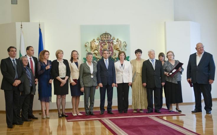 Висши държавни отличия за изявени дейци на спортен клуб 