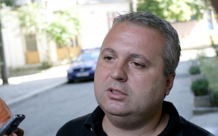 Коко Динев прехвърли акциите на Локо Пд на феновете