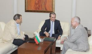 Божидар Данев, Пламен Орешарски и Васил Велев на срещата