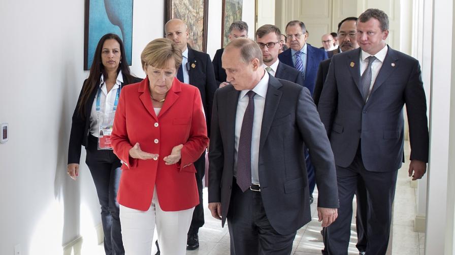 Путин пред Меркел: Ситуацията в Украйна се влошава