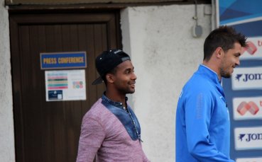 Първи аплодисменти за Луис Педро в Левски