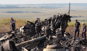 Киев прекратява примирието в зоната на сваления самолет