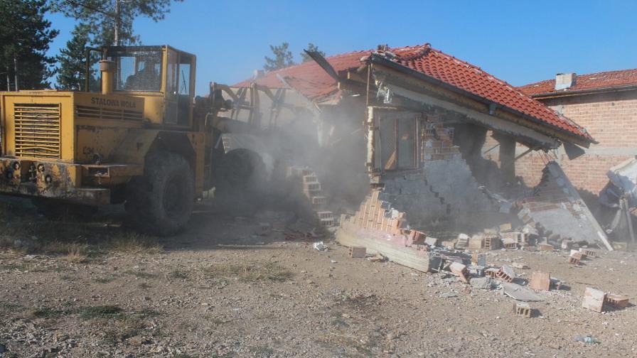 55 незаконни постройки в парк „Борова гора” в Стара Загора са премахнати