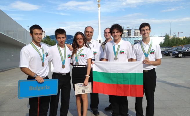 Отборът, представил България на олимпиадата по физика