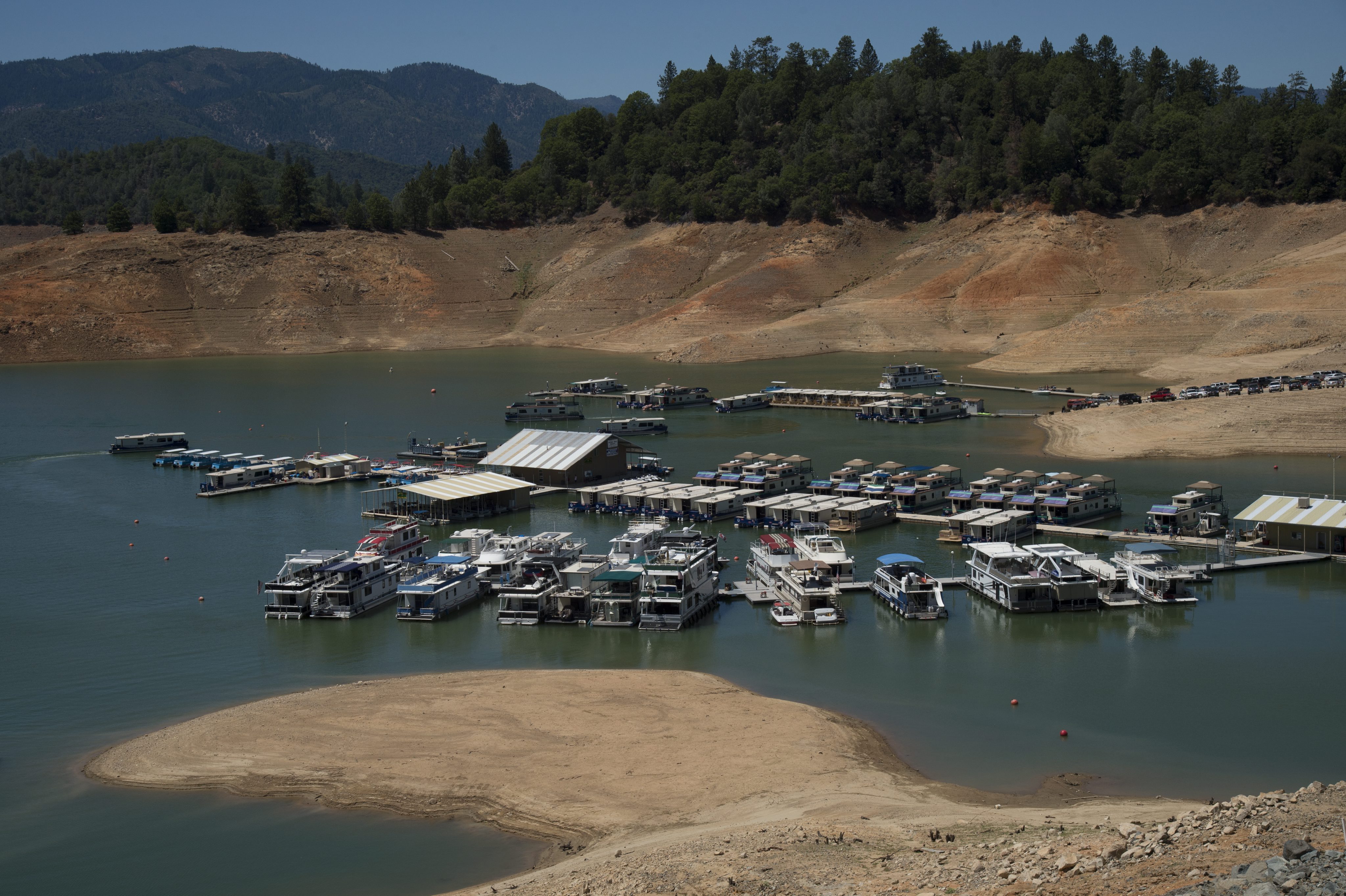 Калифорния е най-застрашена – тя има само достатъчно водни запаси само за около две години