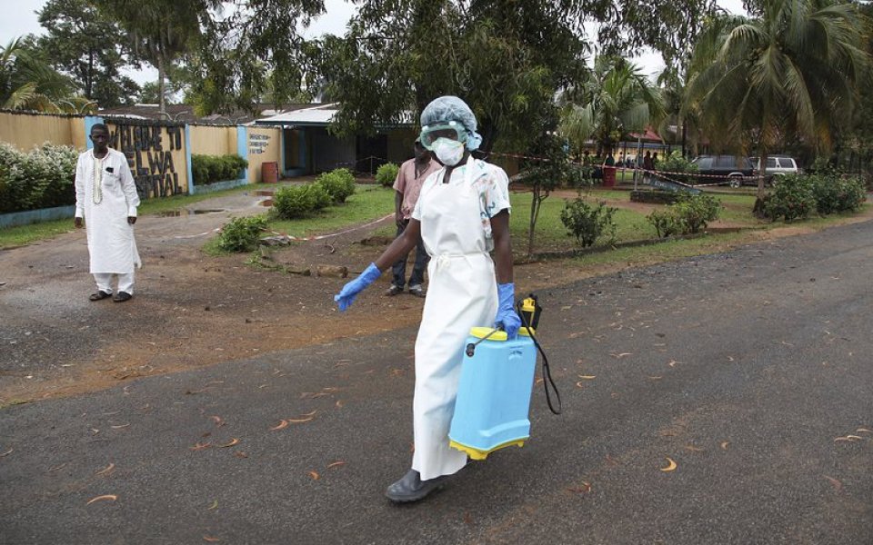 Вирус Ебола спря футбола в Либерия