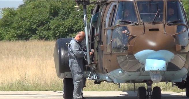 Инцидент с военен хеликоптер снощи остави част от град Стамболийски