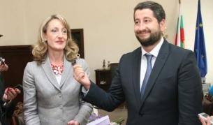 Министърът в оставка на правосъдието Зинаида Златанова вчера предаде поста си на Христо Иванов