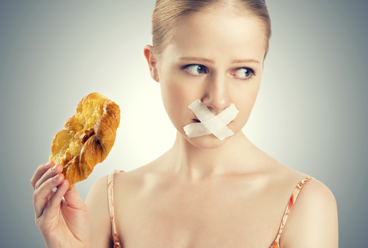 Спрете да ядете, ако вече сте сити. Тук става дума да не бъдете лакоми. Правилото е, че когато се почувствате сити, тогава трябва да спрете с храненето. Сигурен начин да се предпазите от напълняване.