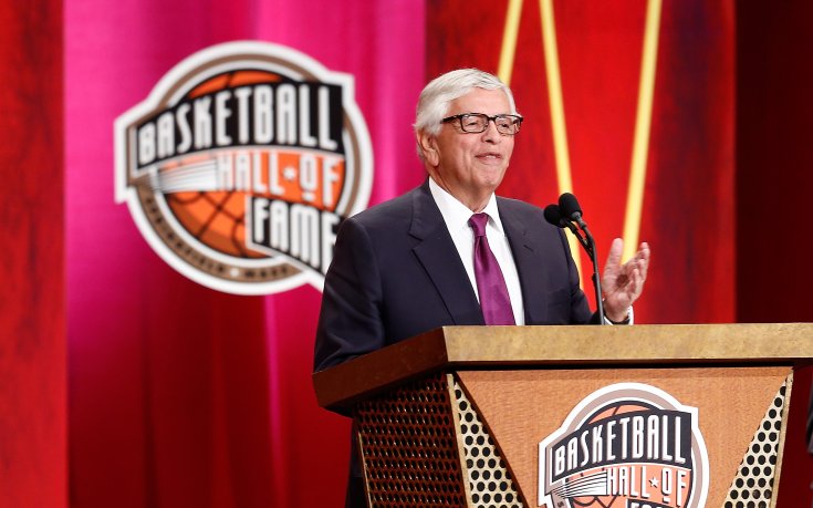 Легендарна за NBA фигура с инсулт в ресторант, оперираха го