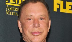 Мики Рурк си купи фланелка с лика на Путин