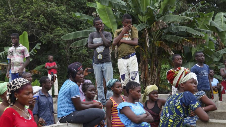 Селяните в Либерия зазиждат живи болните от ебола