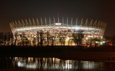 Най големият стадион в Полша в столицата Варшава е затворен за