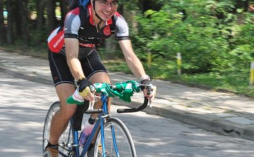 Двама с колелета към Букурещ: Колкото по-бързо стигнем, с толкова повече ще ги бием