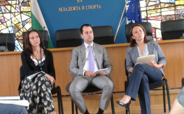 Министър Раданова се срещна с представители на неправителствени организации