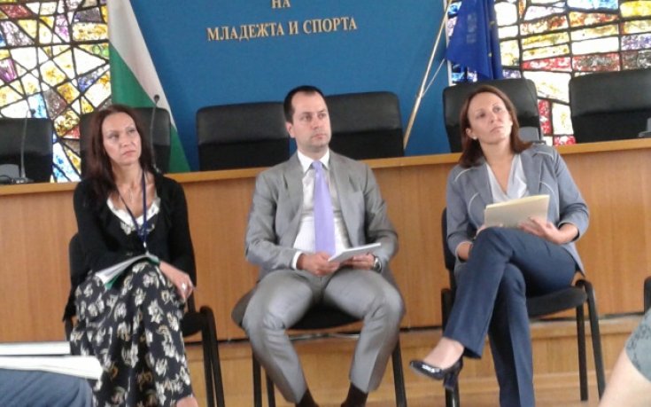 Министър Раданова се срещна с представители на неправителствени организации