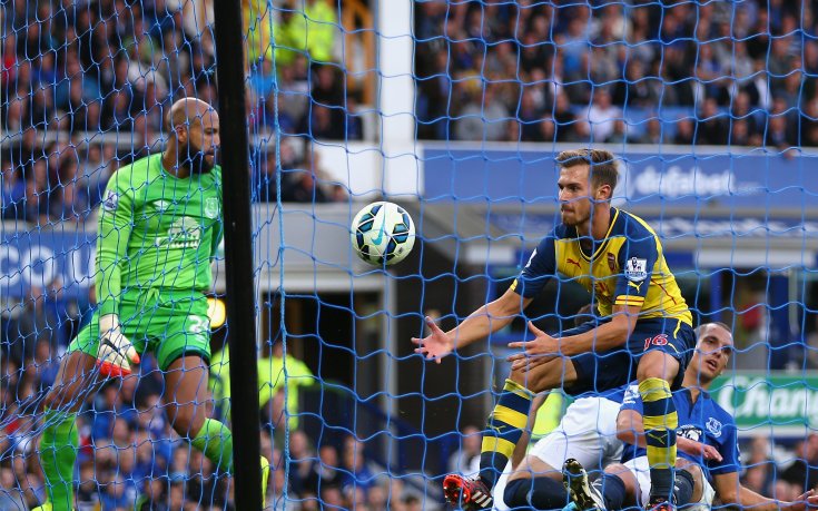 Арсенал мина през иглени уши за хикс с Евертън