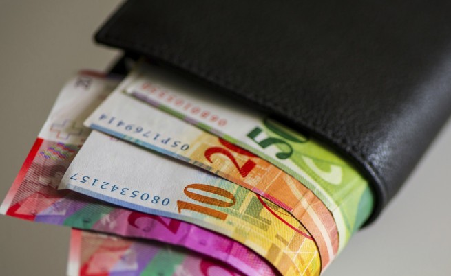Швейцарската централна банка освободи курса на франка