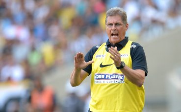 Сантос изхвърли треньора си