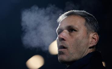 Отсъствието Ван Бастен се удължава