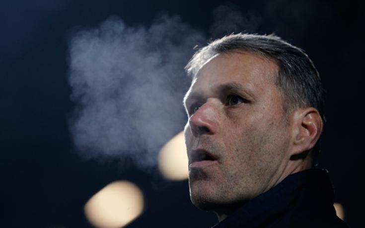 Отсъствието Ван Бастен се удължава