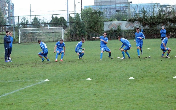 Левски тренира с една дузина футболисти