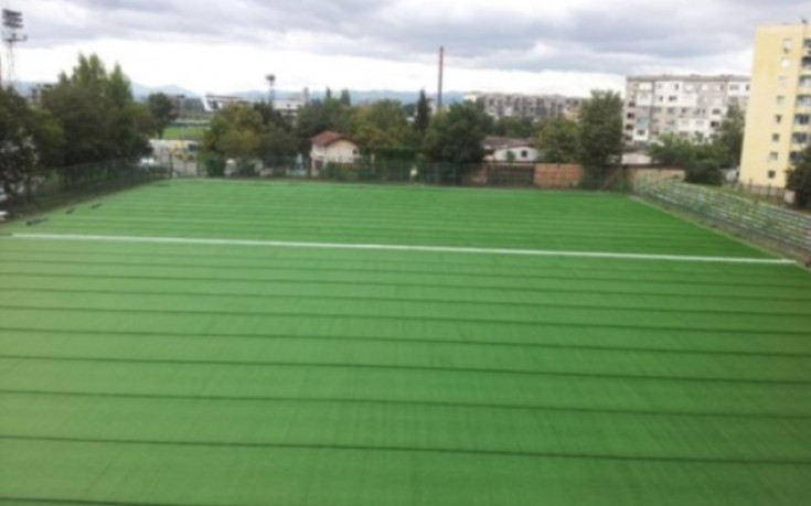 Левски поставя новата трева на 