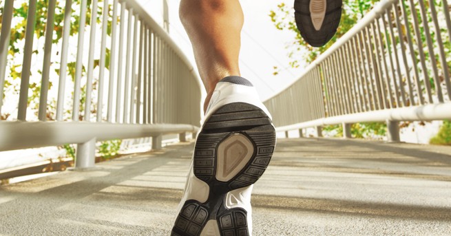 Австралиецът Матю Уитакър от град Сидни пробяга цял маратон облечен