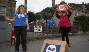 Шотландци с противоположни мнения в деня на референдума