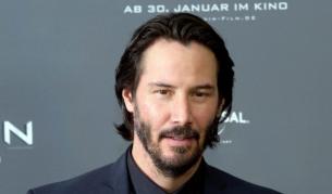 Киану Рийвс за двете фенки, проникнали в дома му