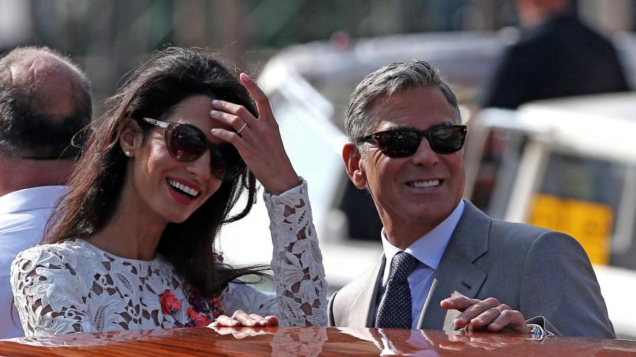Клуни и Аламудин даряват парите от сватбените фотосесии