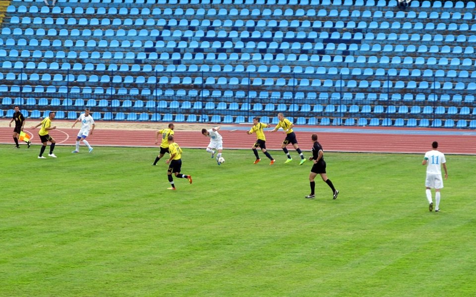 Упреци за груба и слаба игра към шуменските футболисти в Русе