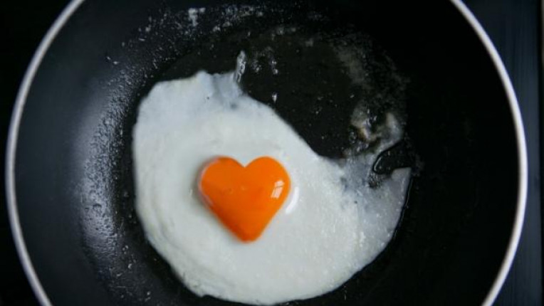 любов яйце сърце